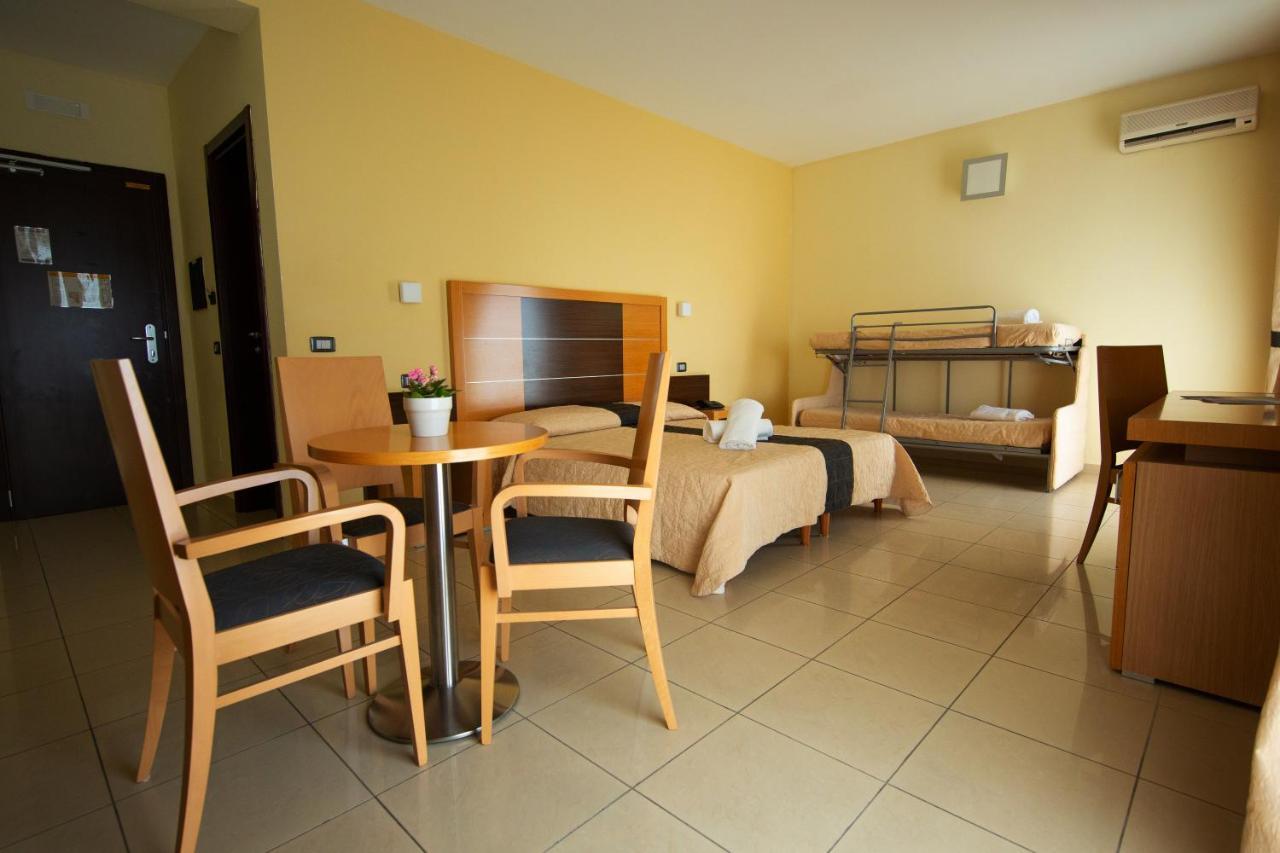 Ticho'S Greenblu Hotel Castellaneta Marina Zewnętrze zdjęcie